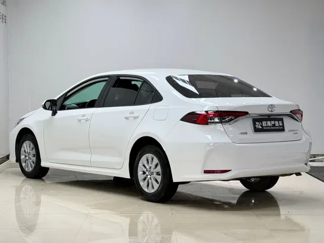 Toyota Corolla — Фото автомобиля 6