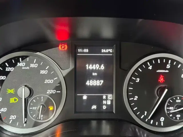 Mercedes-Benz Vito 2021 2.0T Elite 7-Seater — Фото автомобиля 12