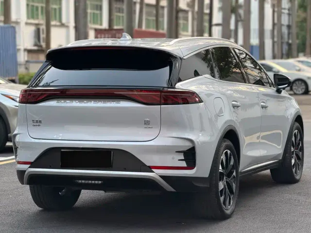 BYD Tang — Фото автомобиля 18