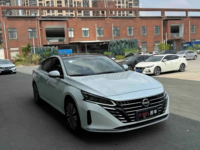 Nissan Teana — Фото автомобиля 3