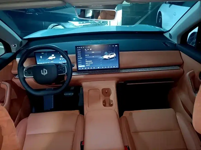 Leapmotor C10 — Фото автомобиля 9