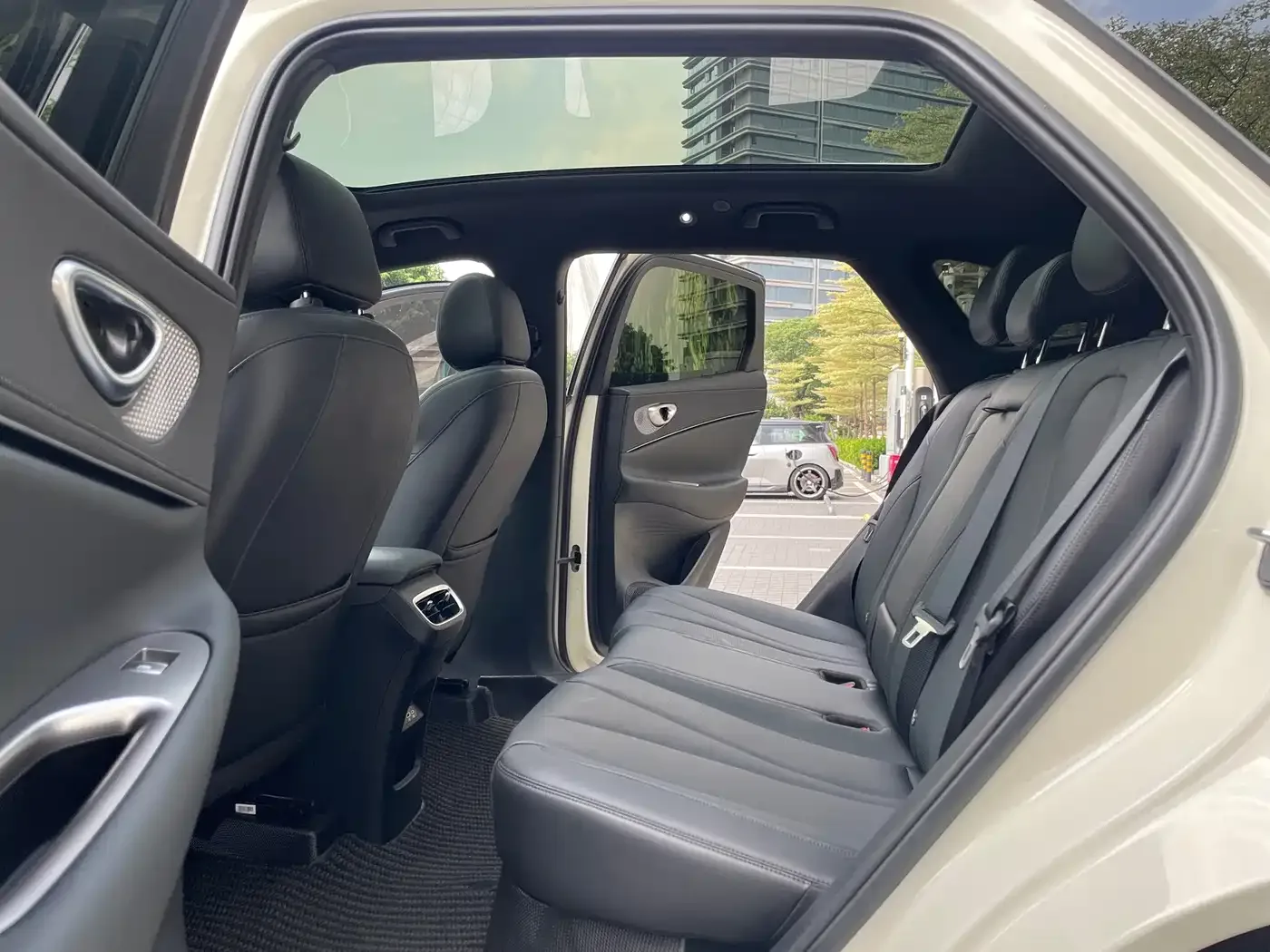 BYD Sealion 06 New Energy 2025 EV 605 Pilot Pro Edition — Фото автомобиля 9