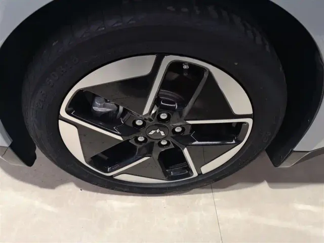 Wuling Starlight — Фото автомобиля 24
