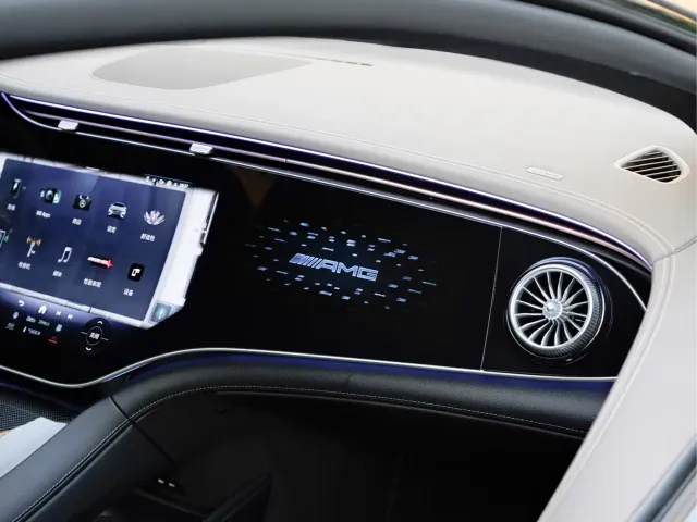 Mercedes-Benz EQE AMG — Фото автомобиля 19