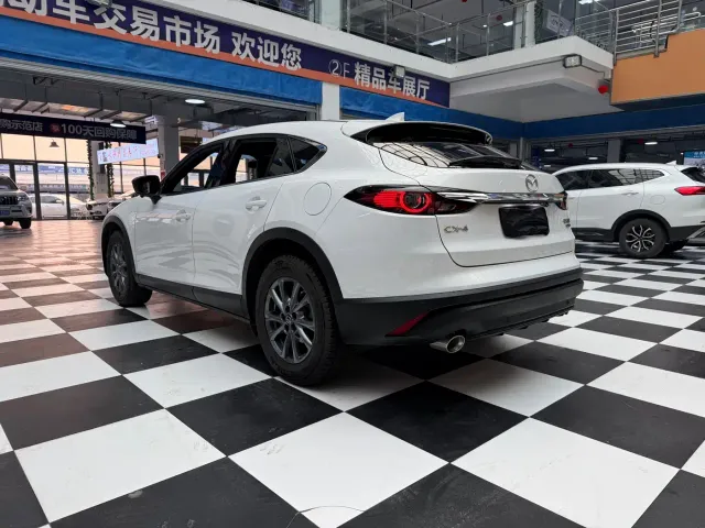 Mazda CX-4 — Фото автомобиля 15