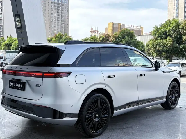 Xpeng G9 — Фото автомобиля 9