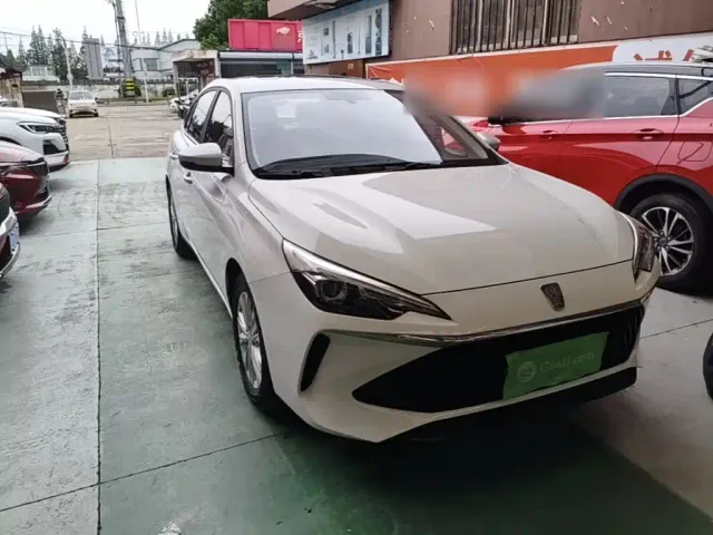 Roewe i5 — Фото автомобиля 3