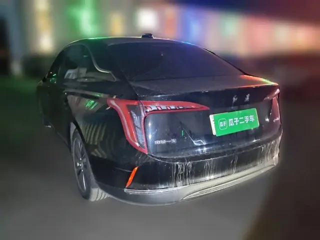 Hongqi E-QM5 — Фото автомобиля 5