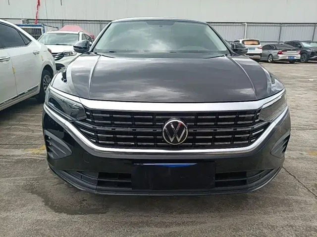 Volkswagen Passat — Фото автомобиля 2