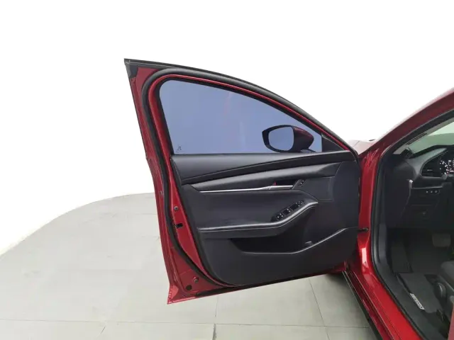 Mazda Axela — Фото автомобиля 8