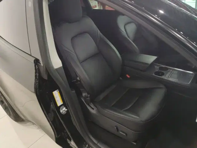 Tesla Model Y — Фото автомобиля 24