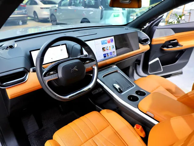 Xpeng G9 — Фото автомобиля 11