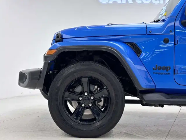 Jeep Wrangler — Фото автомобиля 12