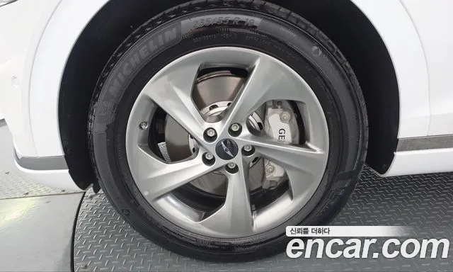 Genesis GV70 — Фото автомобиля 5