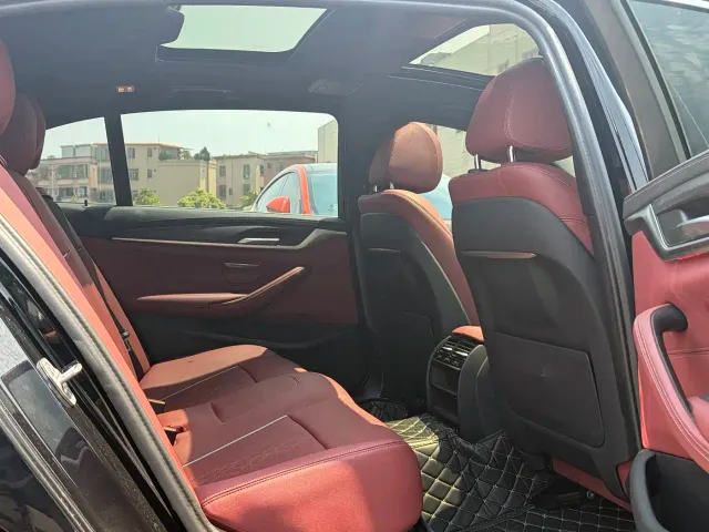 BMW 5 Series — Фото автомобиля 9