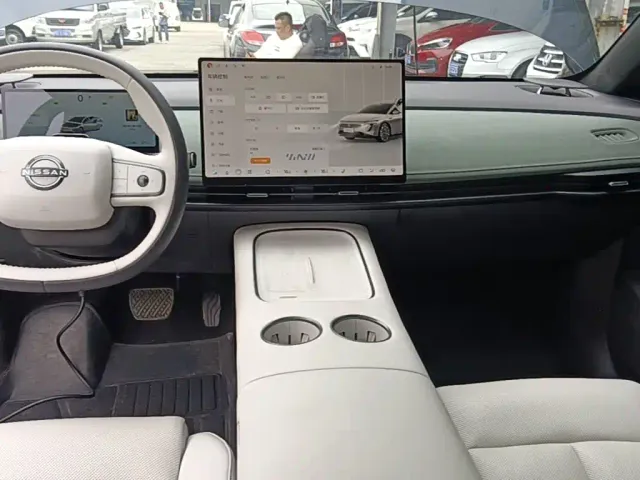Nissan N7 — Фото автомобиля 12