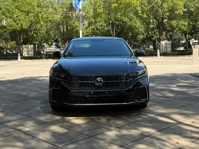 Volkswagen Passat — Фото автомобиля 2