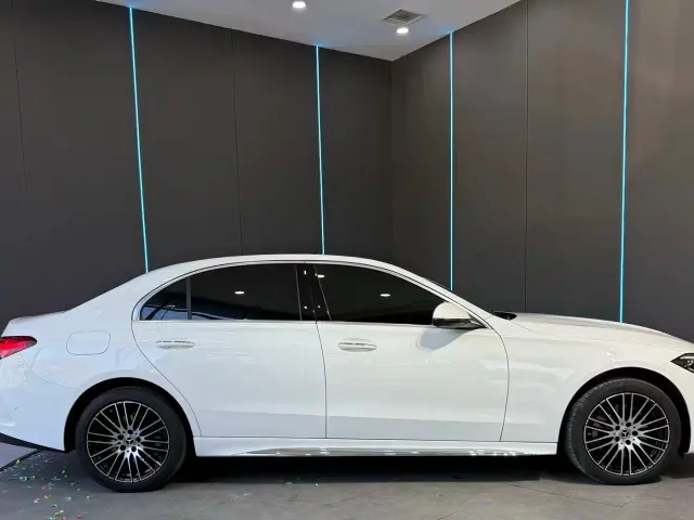 Mercedes-Benz C-Class — Фото автомобиля 4