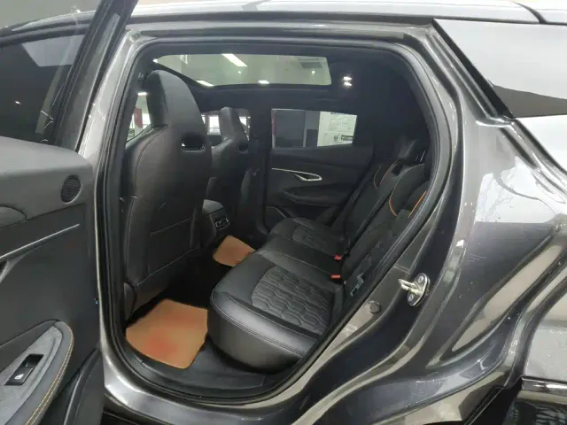 Changan UNI-T — Фото автомобиля 19