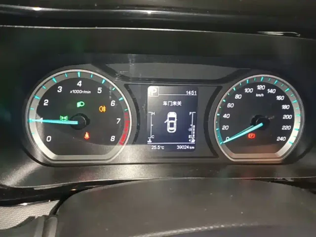 Changan Oushang X5 — Фото автомобиля 11