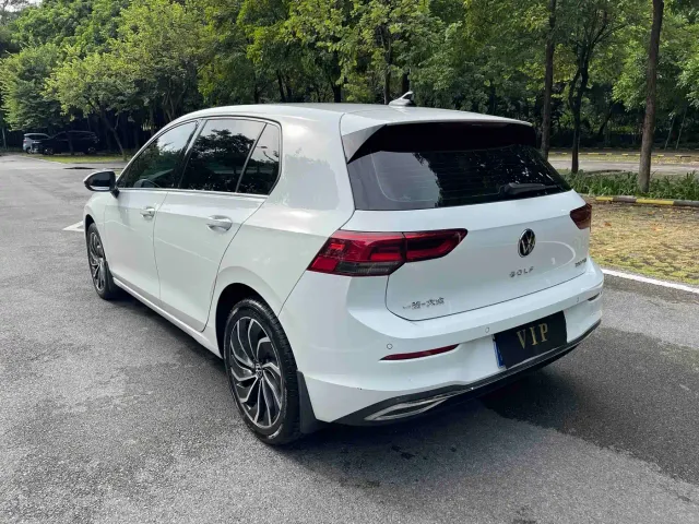 Volkswagen Golf — Фото автомобиля 17