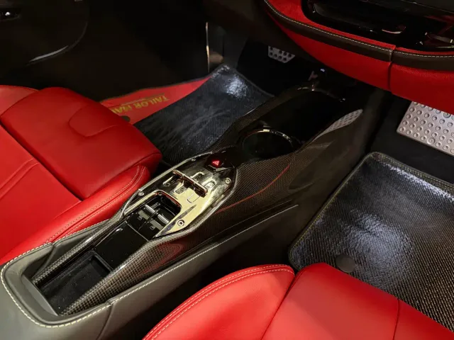 Ferrari SF90 — Фото автомобиля 6