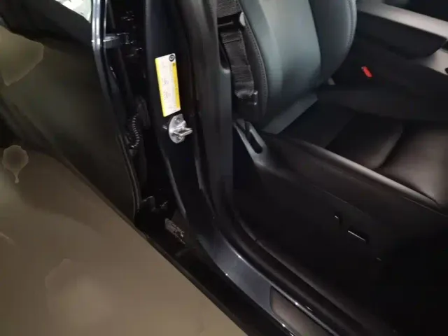 Tesla Model Y — Фото автомобиля 24