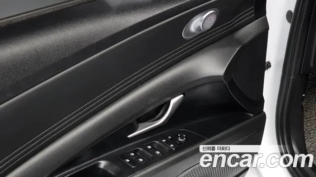 Hyundai AVANTE Avante (CN7) — Фото автомобиля 16