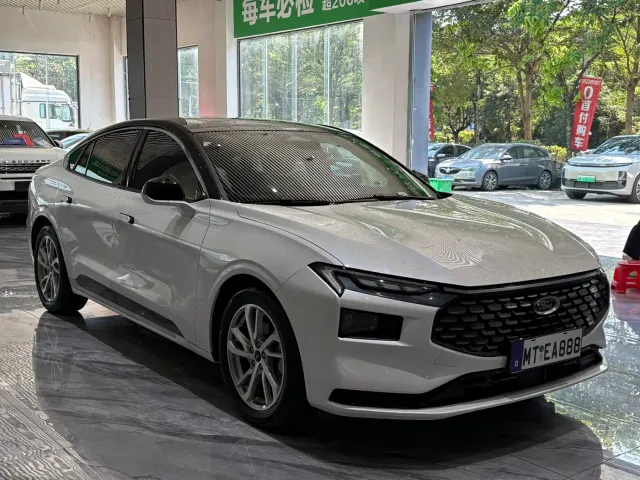 Ford Mondeo — Фото автомобиля 3