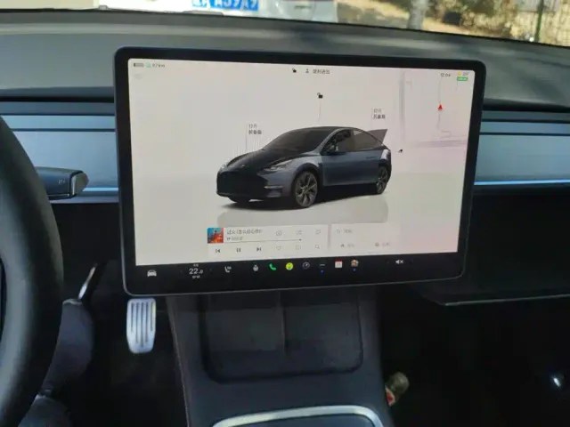 Tesla Model Y — Фото автомобиля 13