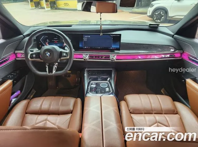 BMW 7-Series 7 серия (G70) 740i xDrive M Sport — Фото автомобиля 7
