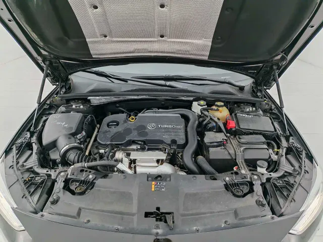 Buick Regal — Фото автомобиля 10