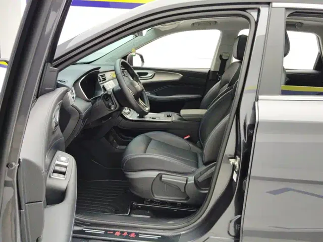Roewe RX5 — Фото автомобиля 9