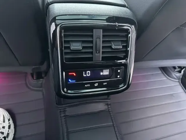 Volkswagen Passat — Фото автомобиля 18