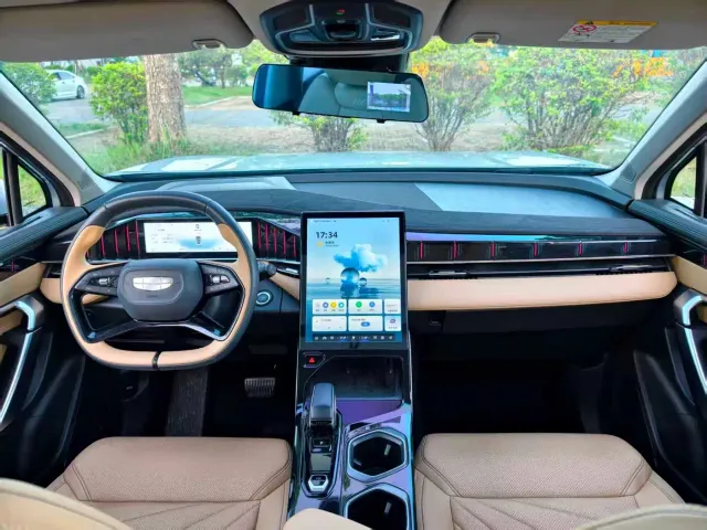 Geely Boyue L — Фото автомобиля 12