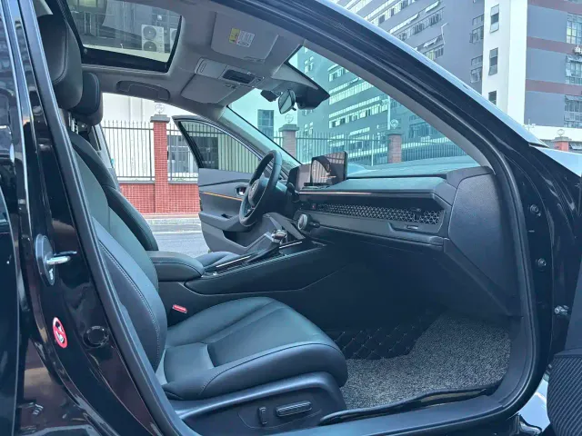 Honda Accord — Фото автомобиля 10