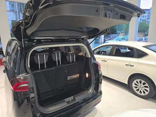 GAC Trumpchi M6 — Фото автомобиля 18