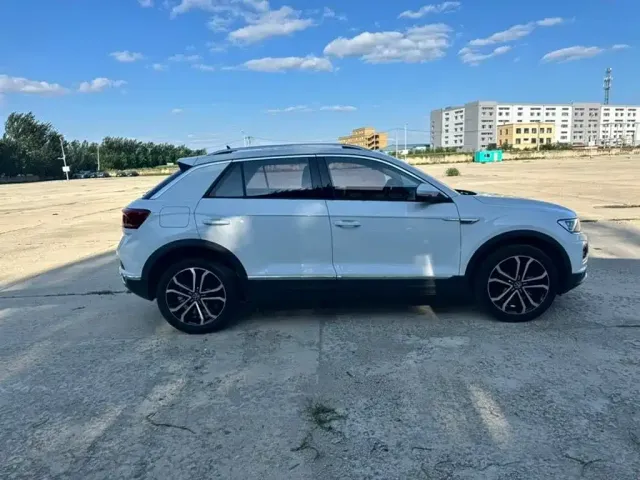 Volkswagen Volkswagen T-ROC 2022 280TSI DSG 2WD Comfort PLUS — Фото автомобиля 4