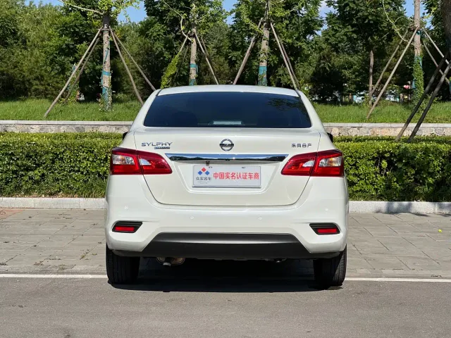 Nissan Sylphy — Фото автомобиля 18