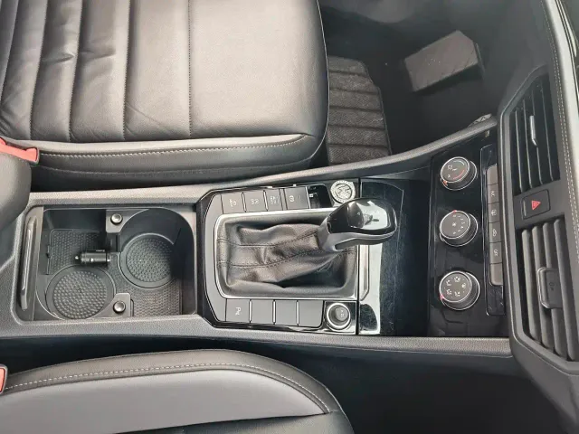 Volkswagen Sagitar — Фото автомобиля 9