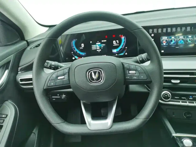 Changan Eado — Фото автомобиля 15
