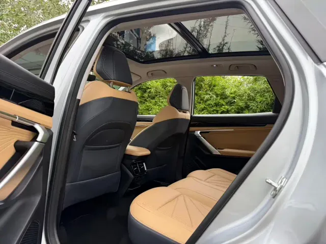 Geely Boyue L — Фото автомобиля 14