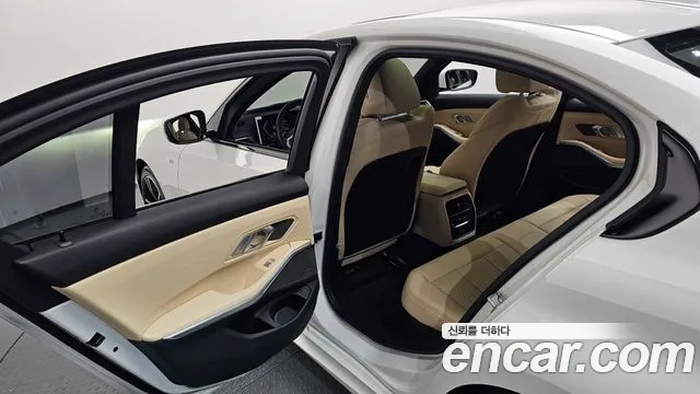 BMW 3-Series 3 серия (G20) 320i M Sport — Фото автомобиля 25