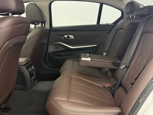 BMW 3 Series — Фото автомобиля 13
