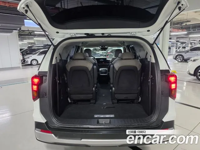 Kia Carnival — Фото автомобиля 14