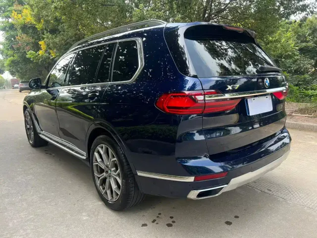 BMW X7 — Фото автомобиля 7
