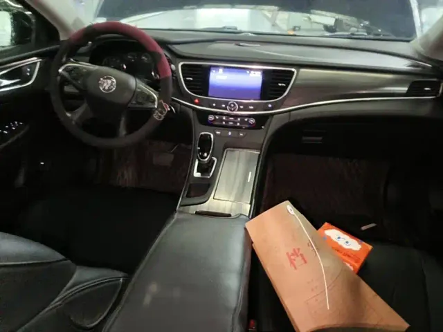 Buick LaCrosse — Фото автомобиля 12