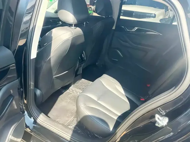 Besturn Besturn B70 2022 3rd Gen 1.5T Auto Delight Edition — Фото автомобиля 5