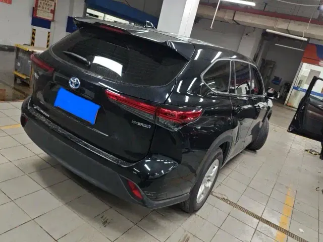 Toyota Highlander — Фото автомобиля 2