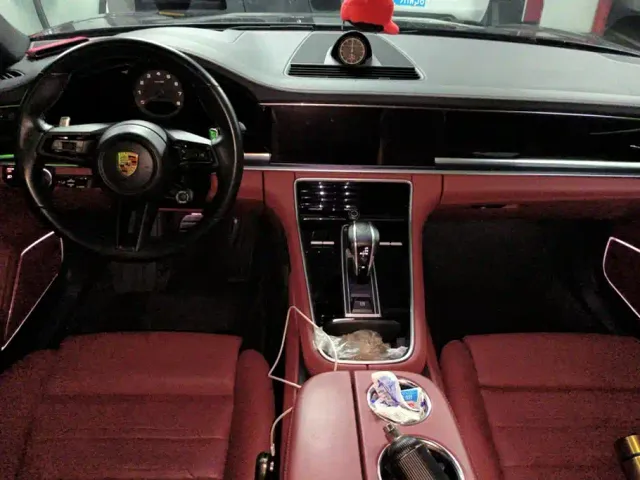 Porsche Panamera — Фото автомобиля 12
